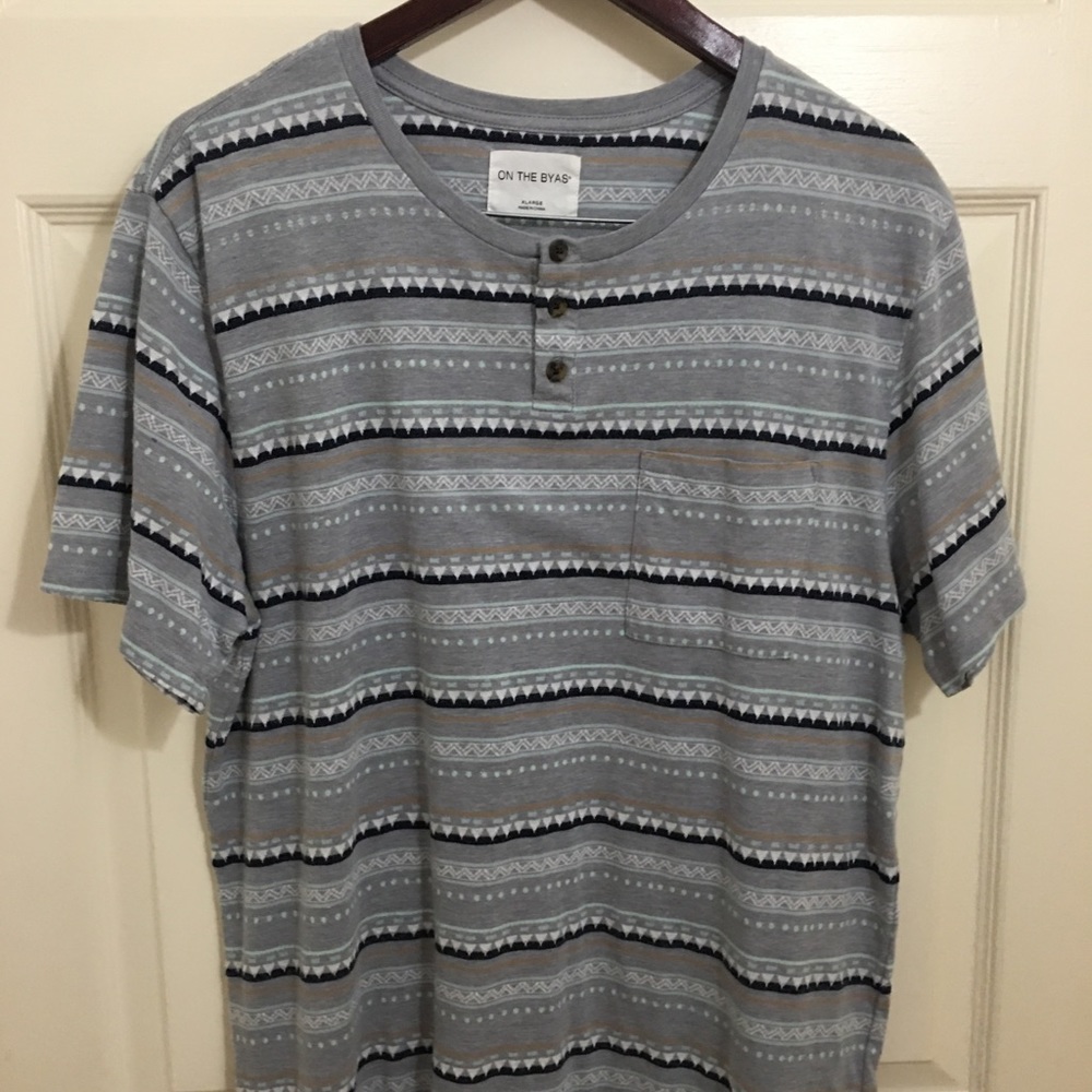 On the byas short sleeve shirt size XL w/ buttons